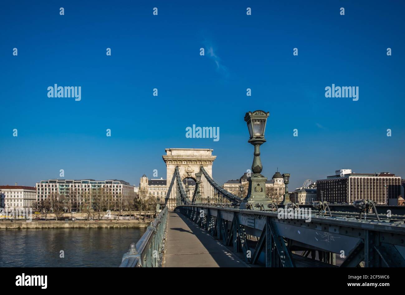 Budapest, Ungarn, März 2020, Nahaufnahme der Széchenyi Kettenbrücke Stockfoto