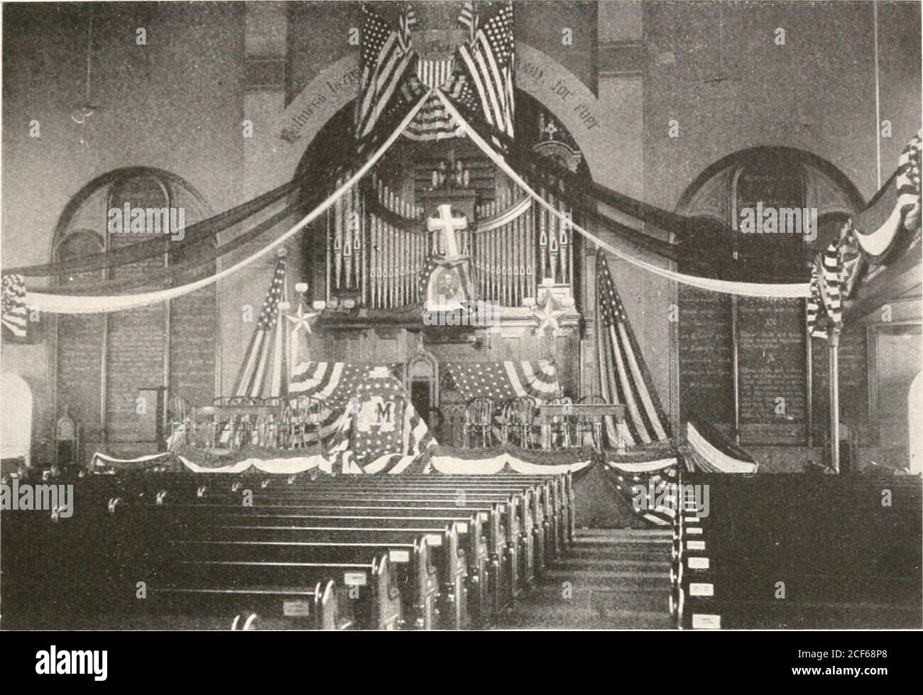 . The Granite Monthly, ein New Hampshire Magazin, das sich der Literatur, Geschichte und dem Fortschritt des Staates widmet. Rev. William H. Hubbard. SÜD GEMEINDE KIRCHE.. Interior South Congregational Church, wie für das Treffen der American Missionary Association, Oktober, 1898. Diese Zahlen sind exklusive der Quittungen aud Zahlungen towardan Organ Schulden vor Männer-tioniert. Das vierte Pastorat war das von Rev. Charles E. Harrington, genannt von Lancaster, N. H., und installiert durch rat, April i8, 1878. Dies war eine Zeit ernsthafter Bemühung und Hingabe, beendet durch einen Anruf an den Pastor von einem chu Stockfoto