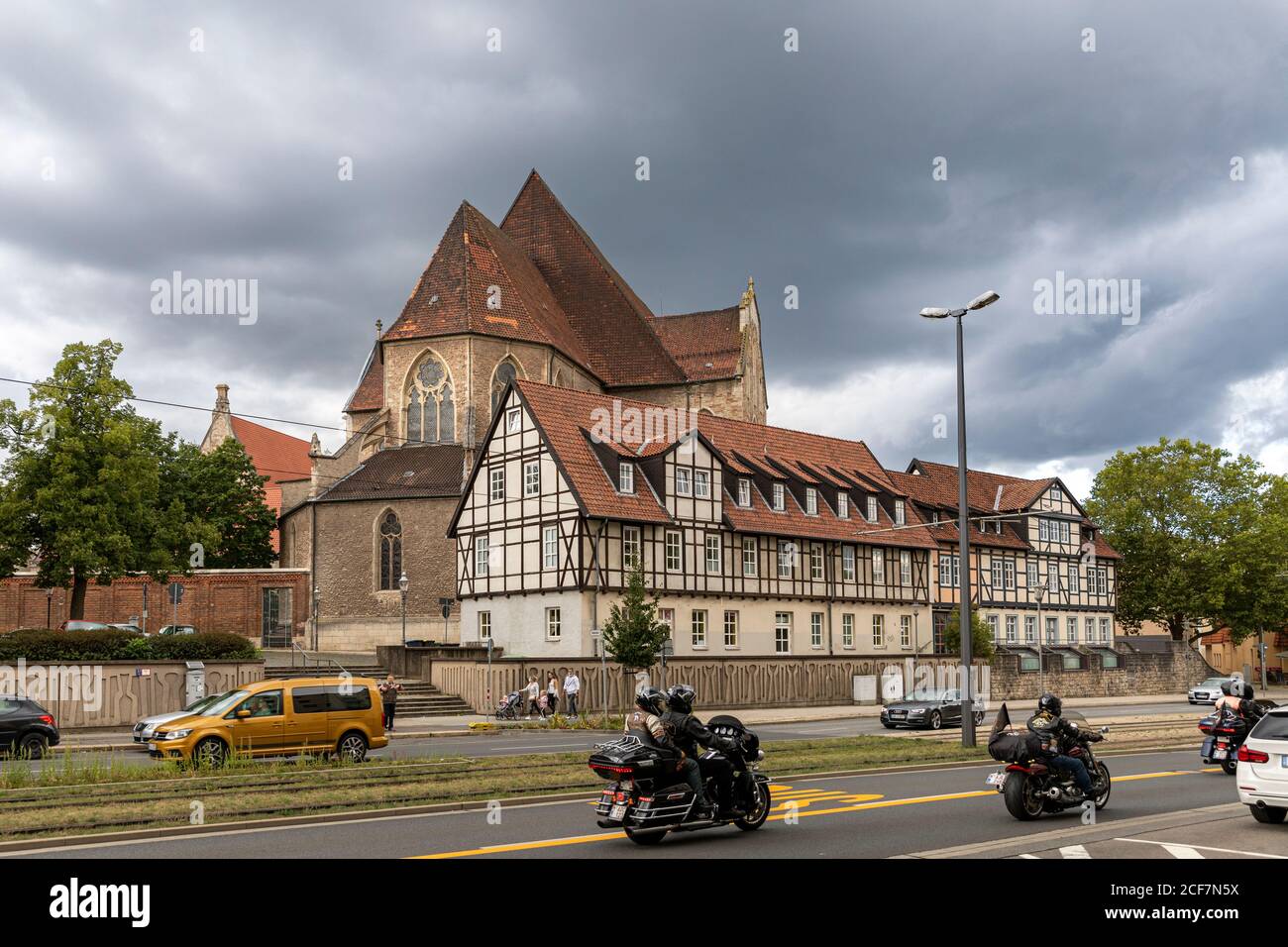 Die historische Stadt Braunschweig hat alte Gebäude rund um die Innenstadt. Die meisten sind für den modernen Gebrauch aktualisiert, aber ihr historisches Aussehen beibehalten. Stockfoto