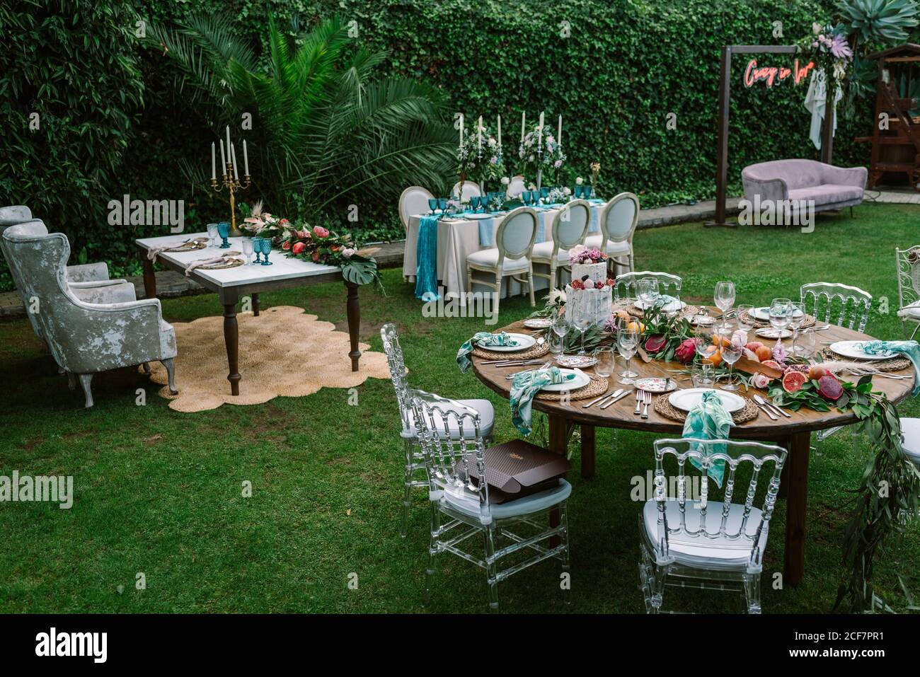 Hochzeit im tropischen Garten Stockfoto