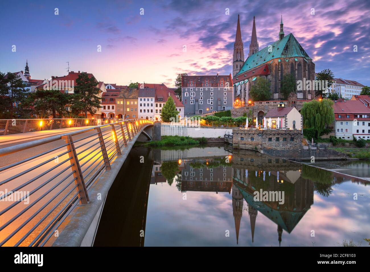 Gorlitz, Deutschland. Stadtbild der historischen Innenstadt von Gorlitz, Deutschland bei dramatischem Sonnenuntergang. Stockfoto