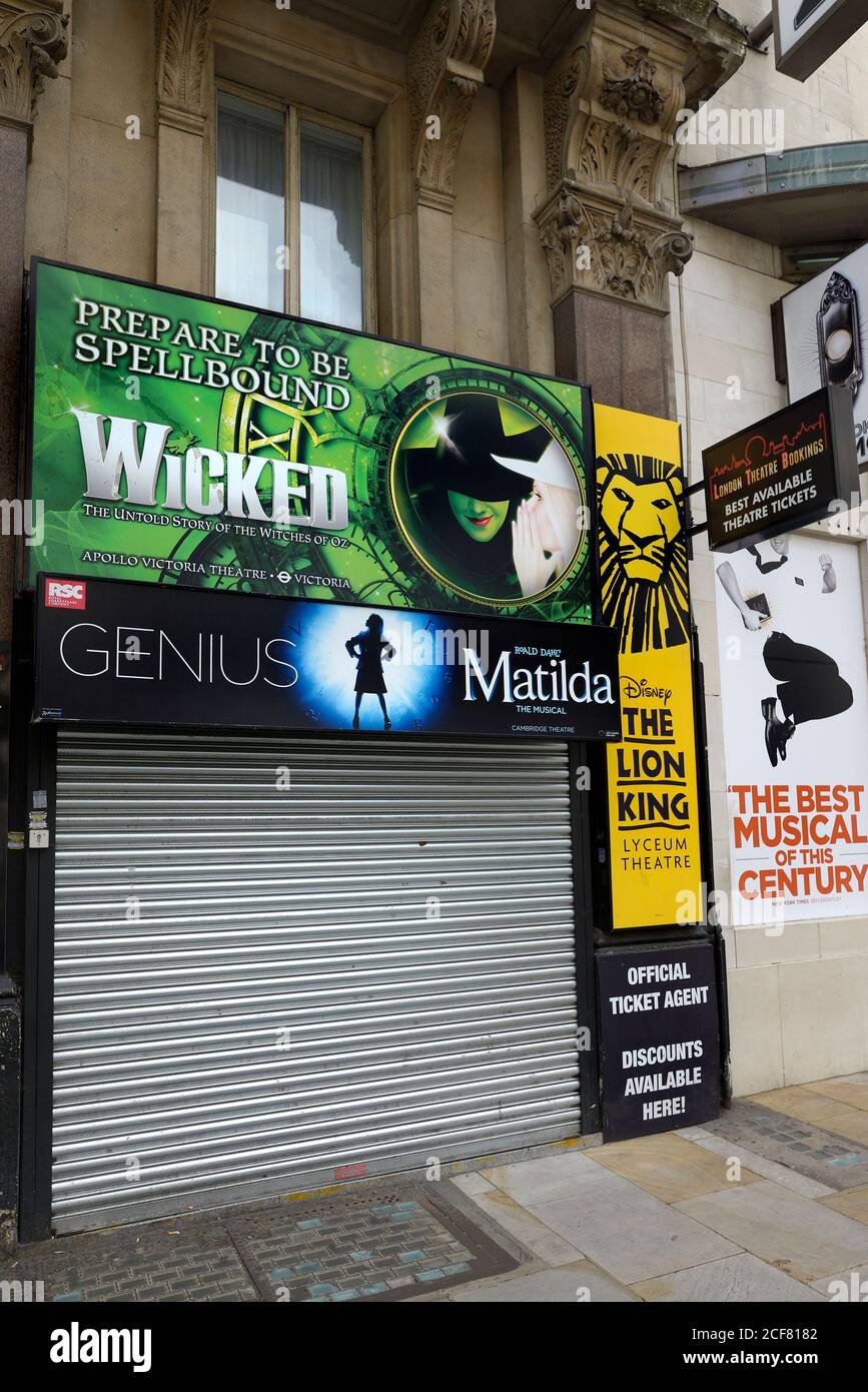 London, England, Großbritannien. Theaterticket-Agent am Leicester Square, während der COVID-Pandemie im August 2020 geschlossen Stockfoto