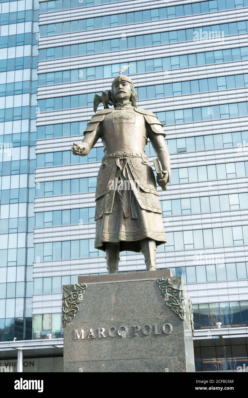 ULAANBAATAR, MONGOLEI - Marco Polo Statue in Ulaanbaatar, Mongolei. Marco Polo (1254-1324) war ein italienischer Kaufmann, Entdecker. Stockfoto