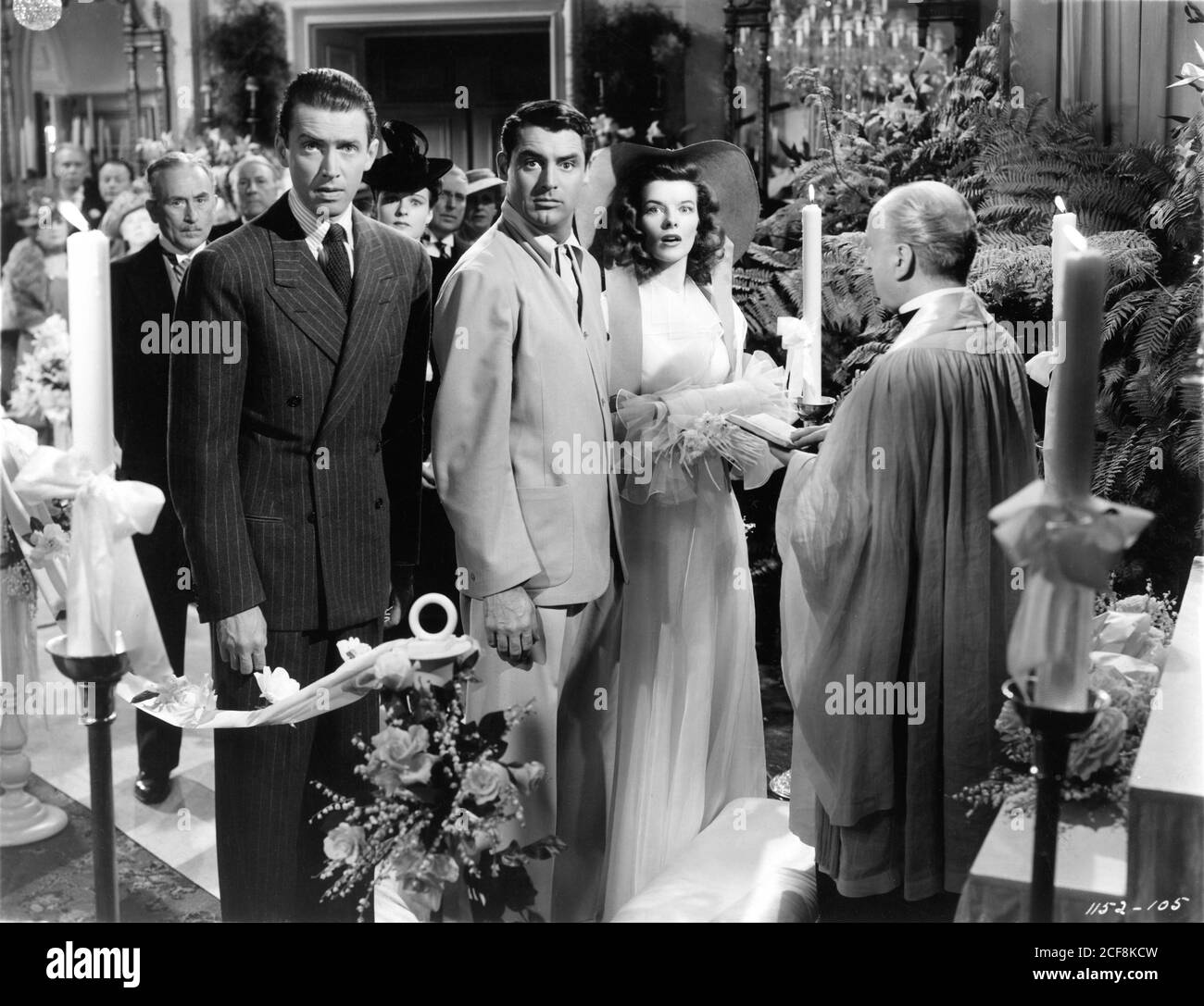 JOHN HALLIDAY JAMES STEWART RUTH HUSSEY CARY GRANT UND KATHARINE HEPBURN in DER GESCHICHTE VON PHILADELPHIA 1940 spielt Regisseur GEORGE CUKOR Philip Barry Drehbuch Donald Ogden Stewart Gowns von Gilbert Adrian Metro Goldwyn Mayer Stockfoto