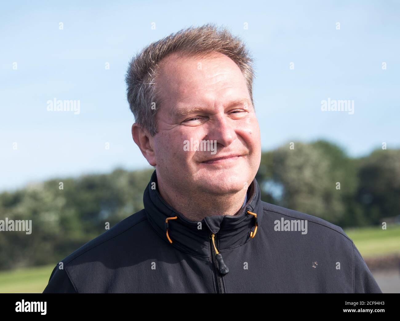 Neuwerk, Deutschland. September 2020. Jens Kerstan (Bündnis90/die Grünen), Umweltsenator von Hamburg, bei einem Besuch auf der Nordseeinsel. Kerstan begrüßte den Schritt des Betreibers Vattenfall in Richtung einer möglichen Stilllegung des Kohlekraftwerks Moorburg. Quelle: Daniel Bockwoldt/dpa/Alamy Live News Stockfoto