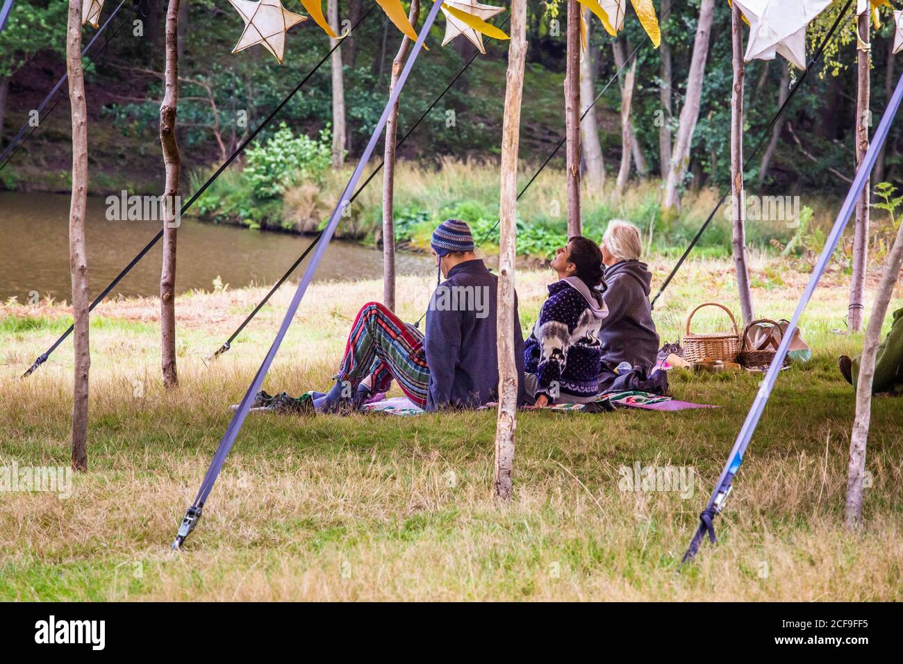 Der Wohlfühlbereich bei We are not a Festival socially Distanzierte Veranstaltung in Pippingford Park - Camping mit einem Festival stimmung Stockfoto