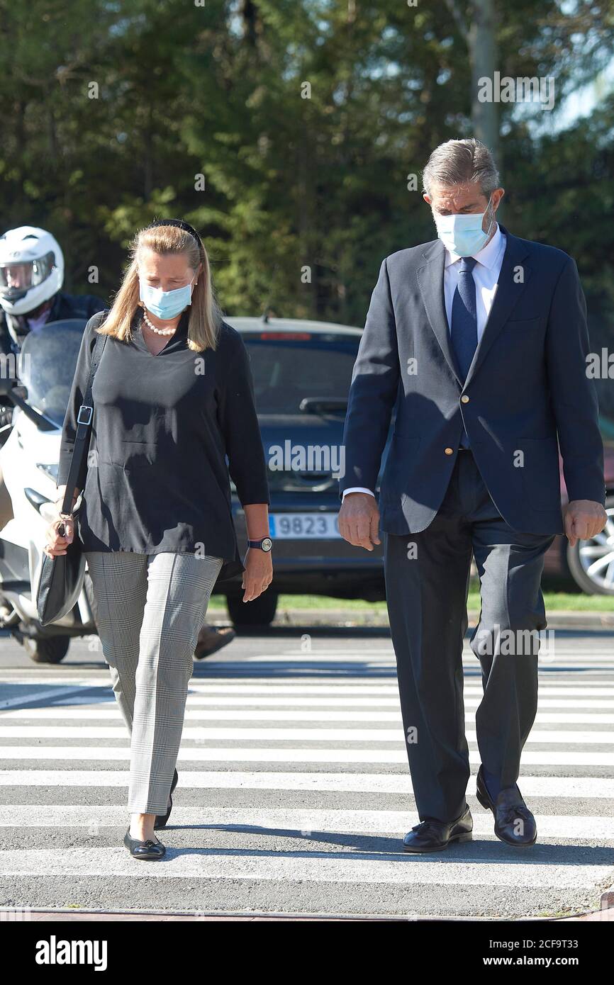 Madrid, Madrid, Spanien. September 2020. Pedro Lopez Quesada, Critina de Borbon dos Sicilias besuchen Jaime Carvajals Beerdigung im Beerdigungsinhaus La Paz am 4. September 2020 in Madrid, Spanien Kredit: Jack Abuin/ZUMA Wire/Alamy Live Nachrichten Stockfoto