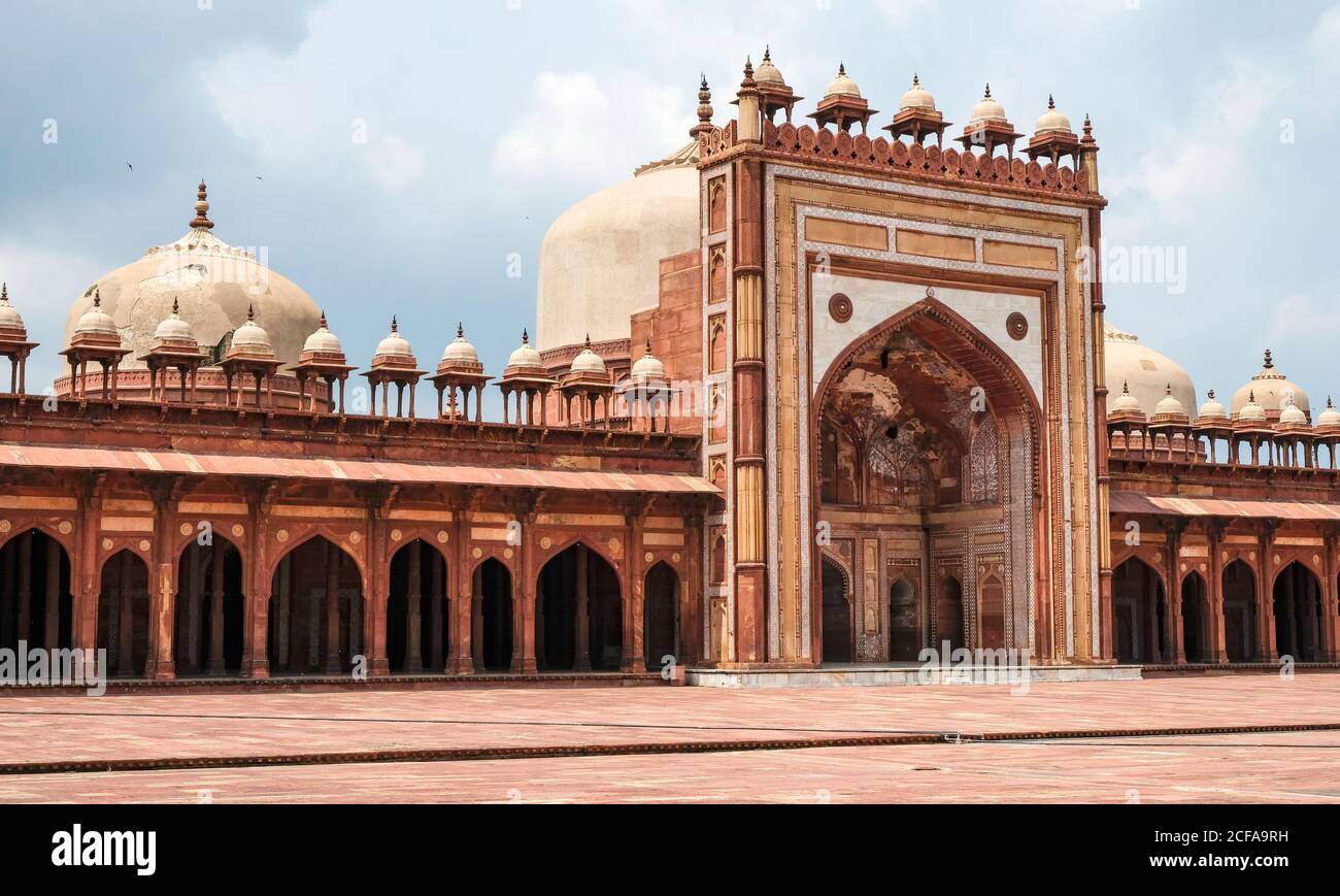 Fatehpur Sikri, Indien - September 2020: Ansicht der Jama Masjid Moschee in Fatehpur Sikri am 4. September 2020 in Uttar Pradesh, Indien. Stockfoto