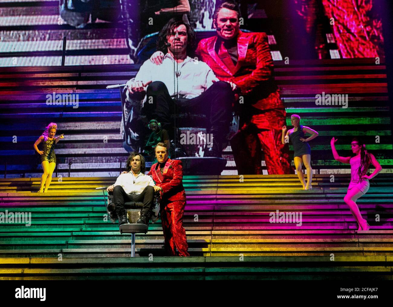 Ben Forster (Jesus), Chris Moyles (King Herodes) in JESUS CHRIST SUPERSTAR UK Arena Tour 2012 / 02 Arena 21/09/2012 Musik: Andrew Lloyd Webber Texte: Tim Rice Design: Mark Fisher Beleuchtung: Patrick Woodroffe Regie: Laurence Connor Stockfoto