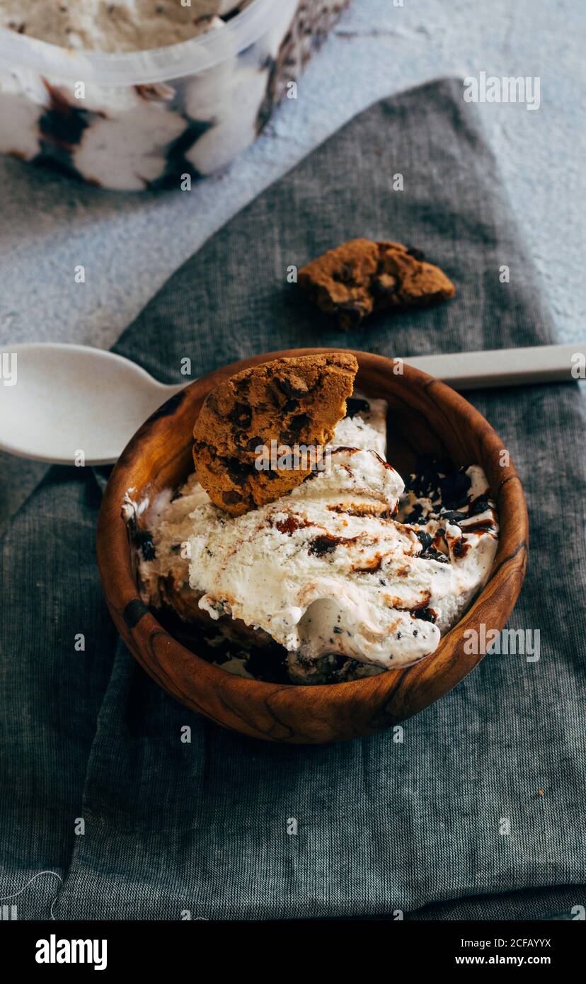 Eis mit Haferflockenplätzchen Stockfoto