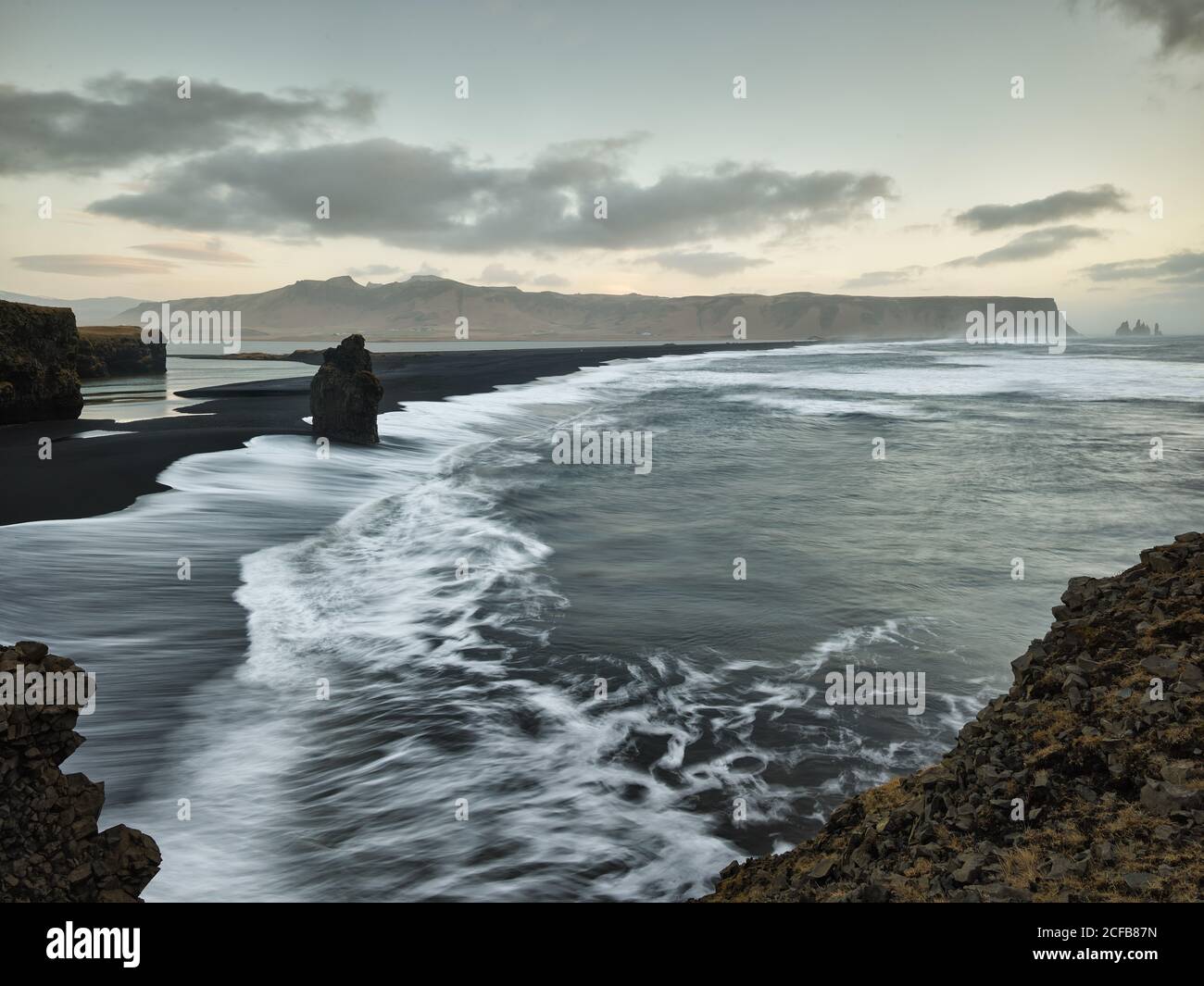 Kirkjufjara Beach, Dyrhólaey, Reynisdrangar, Vík í Mýrdal, Mýrdalur, Sudurland (Suðurland), Island, Nordatlantik, Atlantik (Atlantik) Stockfoto