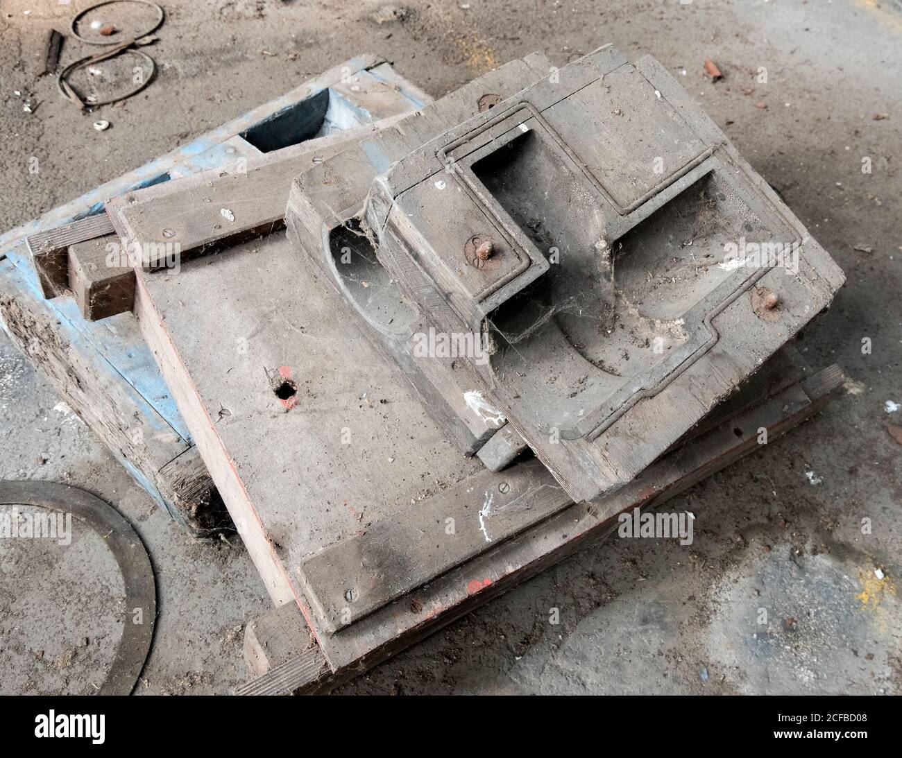 Verlassene Rohrform gegossen Stockfoto