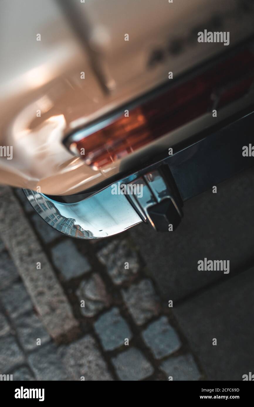 Zurück mit Scheinwerfer von altmodischen Auto Stockfoto