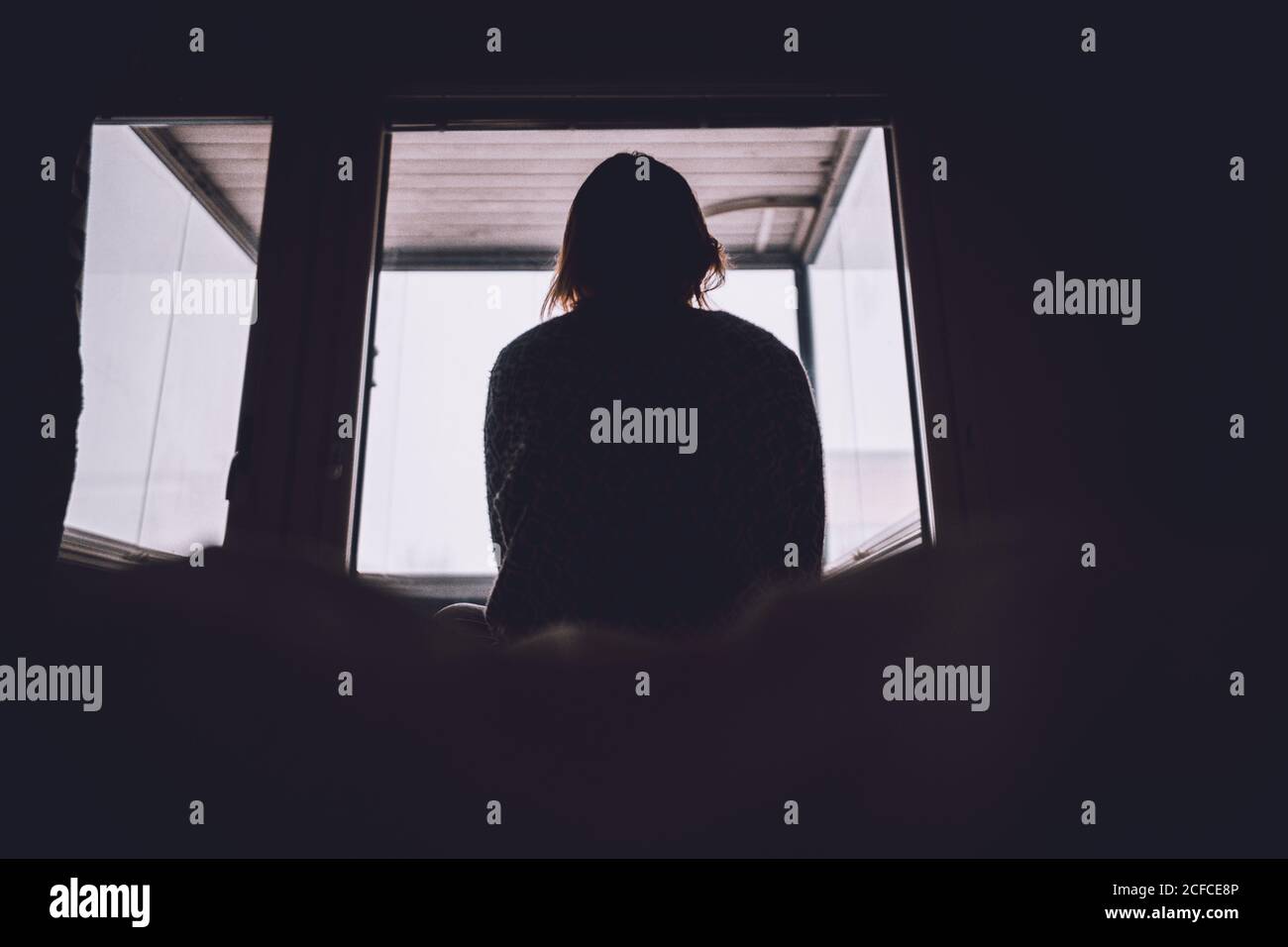 Dunkler Raum Mit Fenster Stockfotos Und Bilder Kaufen Alamy