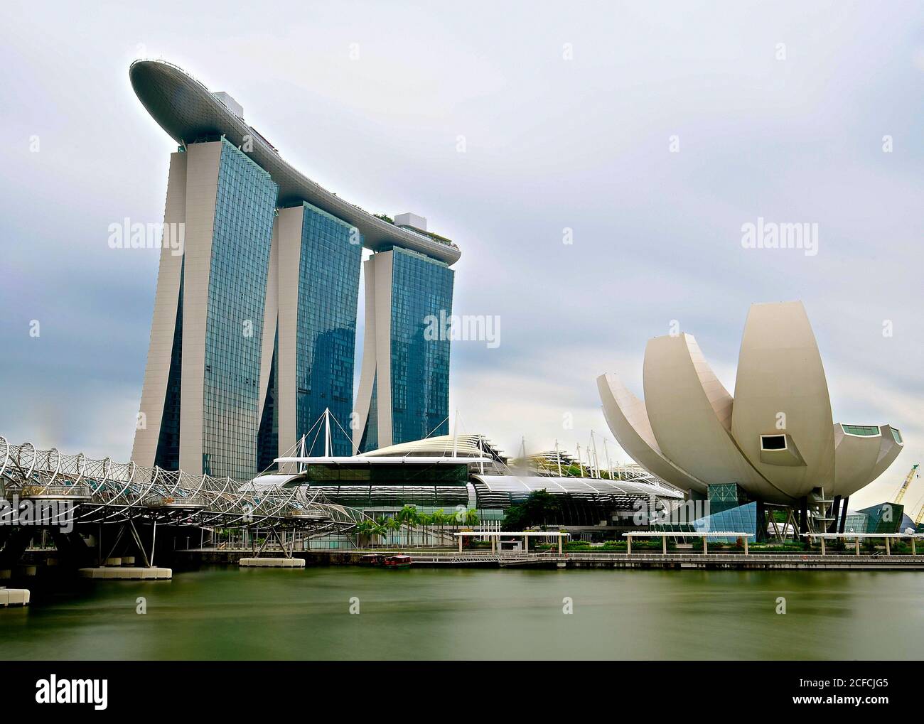 SINGAPUR - 15. JULI 2019 - Marina Bay Sands und das Art Science Museum. Stockfoto