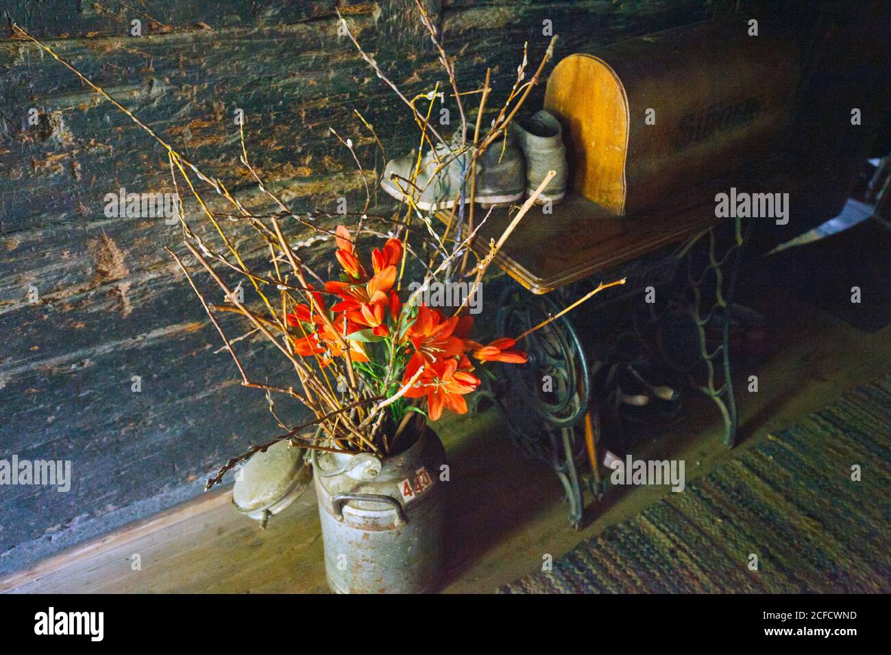 krug mit blumen stockfotos und bilder kaufen alamy
