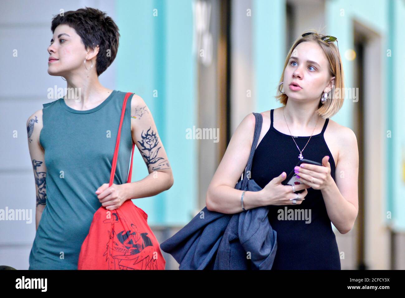 Georgische Frauen In Shota Rustaveli Avenue Tiflis Georgien Stockfotografie Alamy