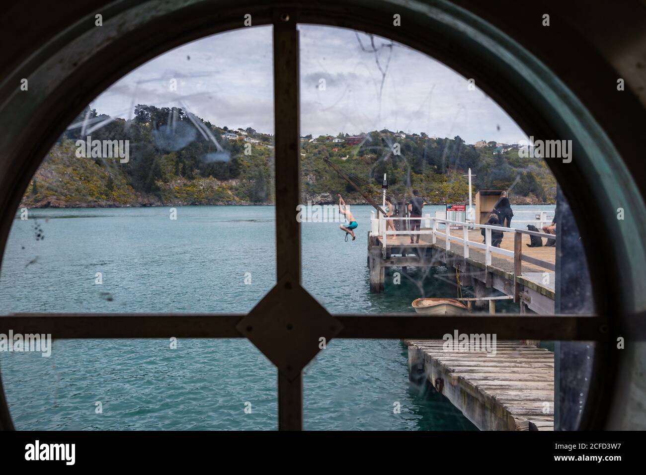 Junge Leute tauchen, Diamond Habour Bay Stockfoto