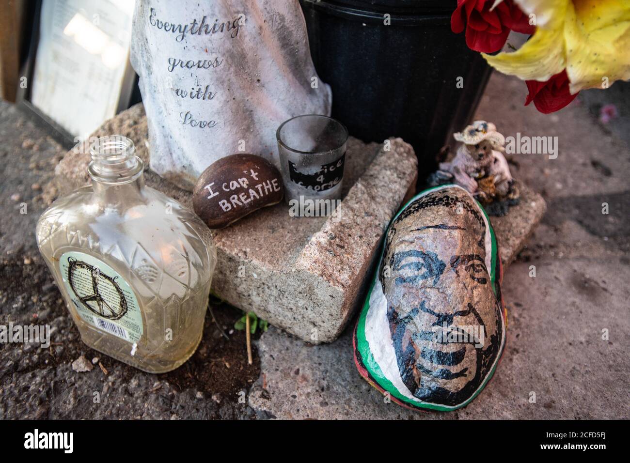 Minneapolis, MN, USA. September 2020. Eine allgemeine Ansicht des George Floyd Gedächtnisses und der umgebenden Gegend, in der George Floyd nahe 38. Straße und Chicago Allee am 4. September 2020 in Minneapolis, Minnesota getötet wurde. ( Credit: Chris Tuite/Image Space/Media Punch)/Alamy Live News Stockfoto