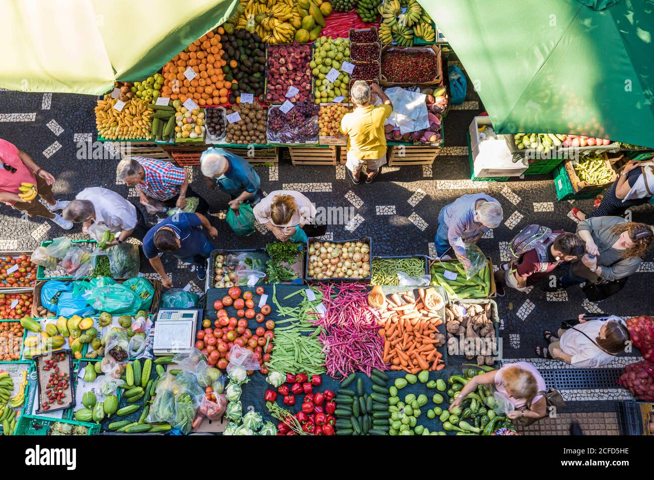 Obst- und Gemüsemarkt, Marktstände, Markthalle, Funchal, Madeira, Portugal Stockfoto