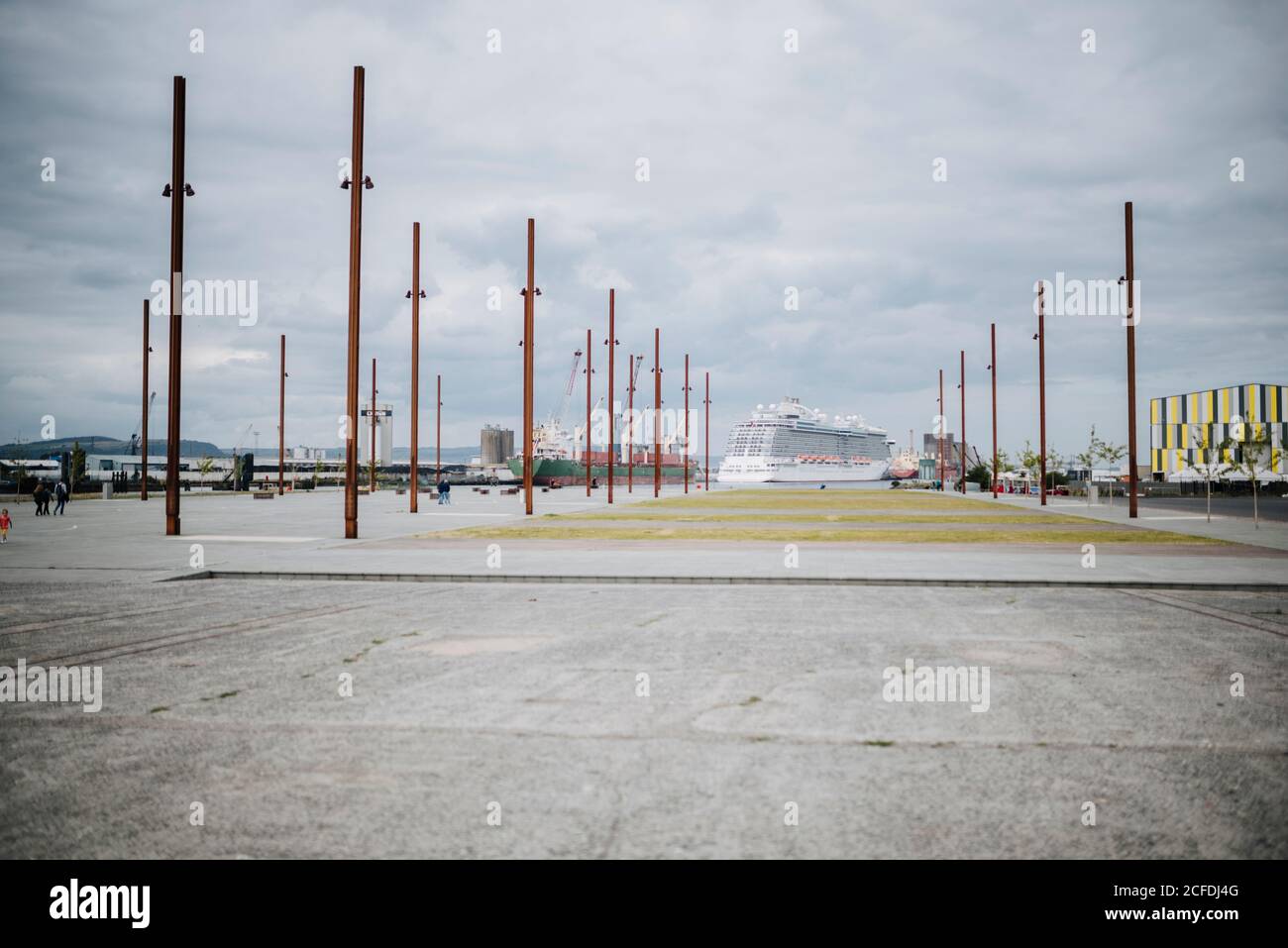 Beiträge markieren die Stelle, wo die Titanic gebaut wurde, Titanic Museum, Belfast, Nordirland Stockfoto
