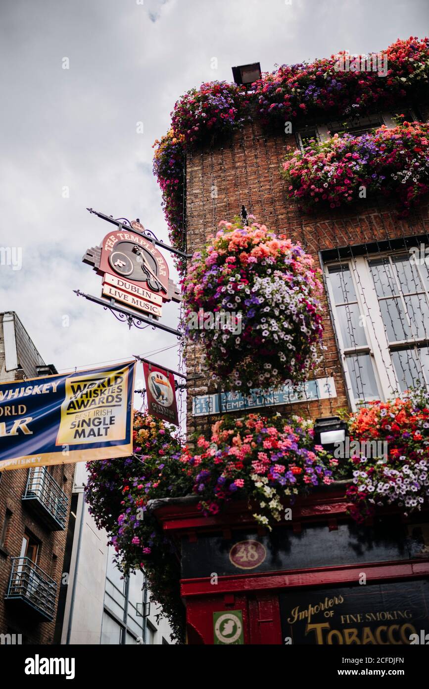 Dublins berühmter Temple Bar Pub im Viertel Temple Bar in Dublin, Irland Stockfoto