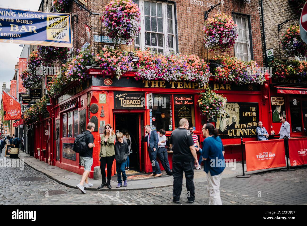 Dublins berühmter Temple Bar Pub im Viertel Temple Bar in Dublin, Irland Stockfoto