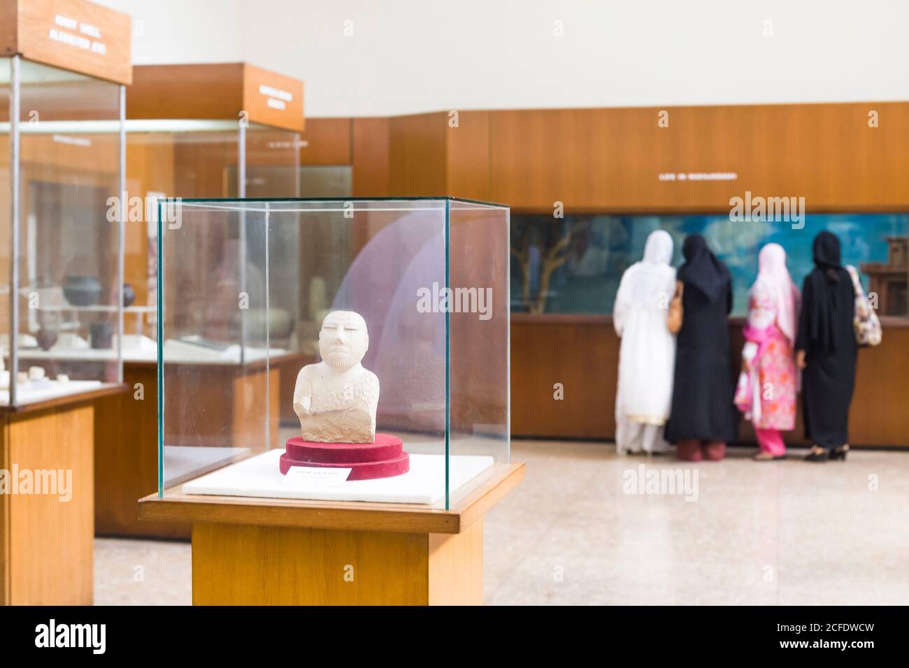 Hauptgalerie der Indus-Tal-Zivilisation, Replik des "Priest King", Nationalmuseum von Pakistan, Karachi, Sindh, Pakistan, Südasien, Asien Stockfoto