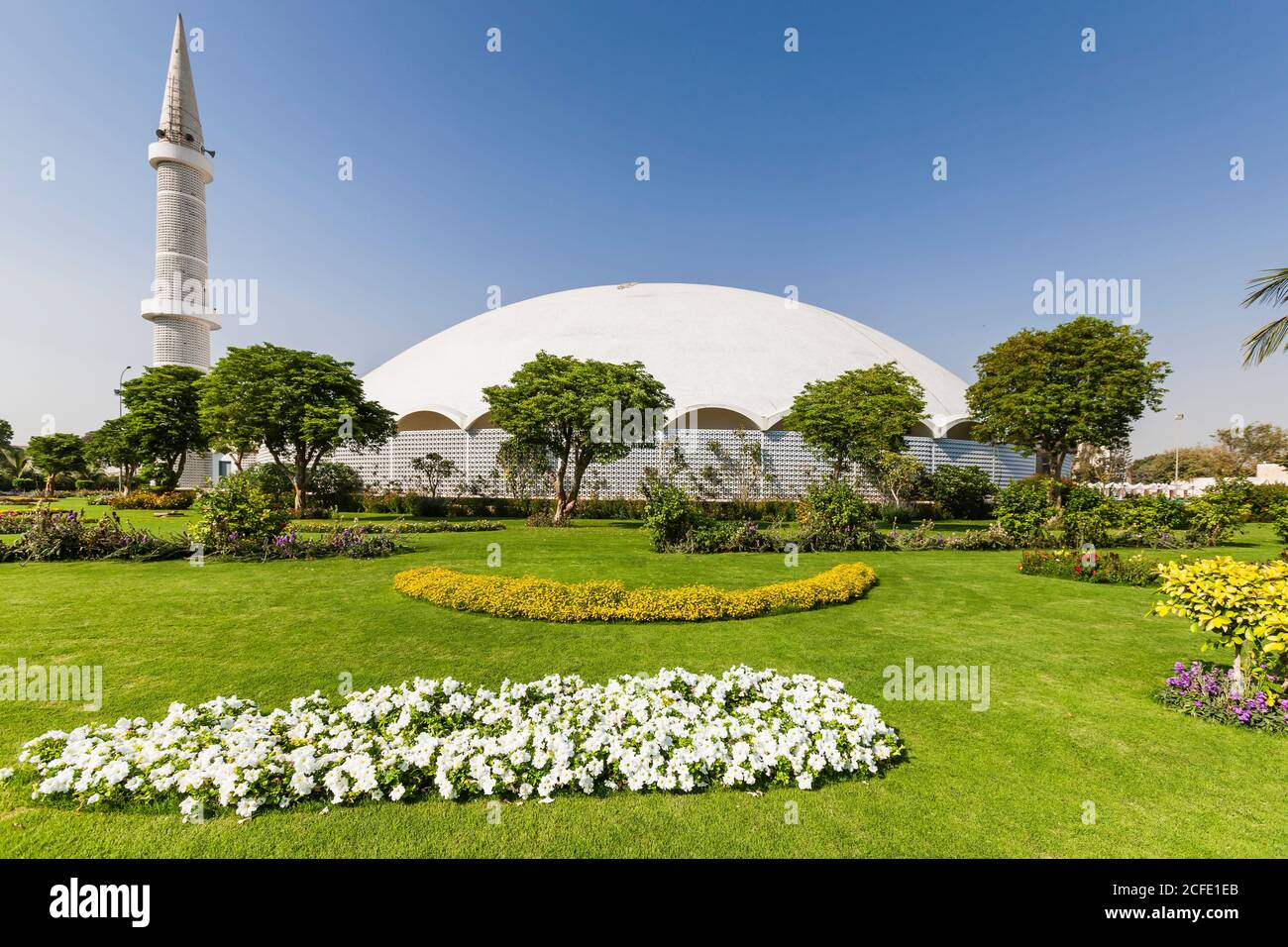 Masjid-e-Tooba, oder Tooba Moschee, auch Gol Masjid, und Garten, Karachi, Sindh, Pakistan, Südasien, Asien Stockfoto