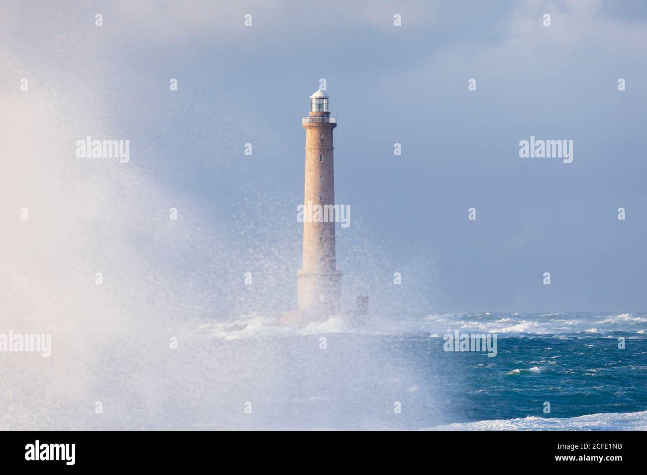 Goury Leuchtturm während Sturm, Normandie Stockfoto