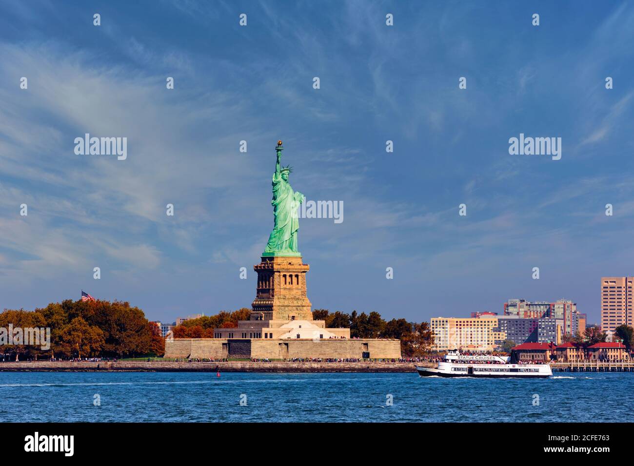 New York, New York State, Vereinigte Staaten von Amerika. Die Freiheitsstatue auf Liberty Island im New Yorker Hafen. Stockfoto