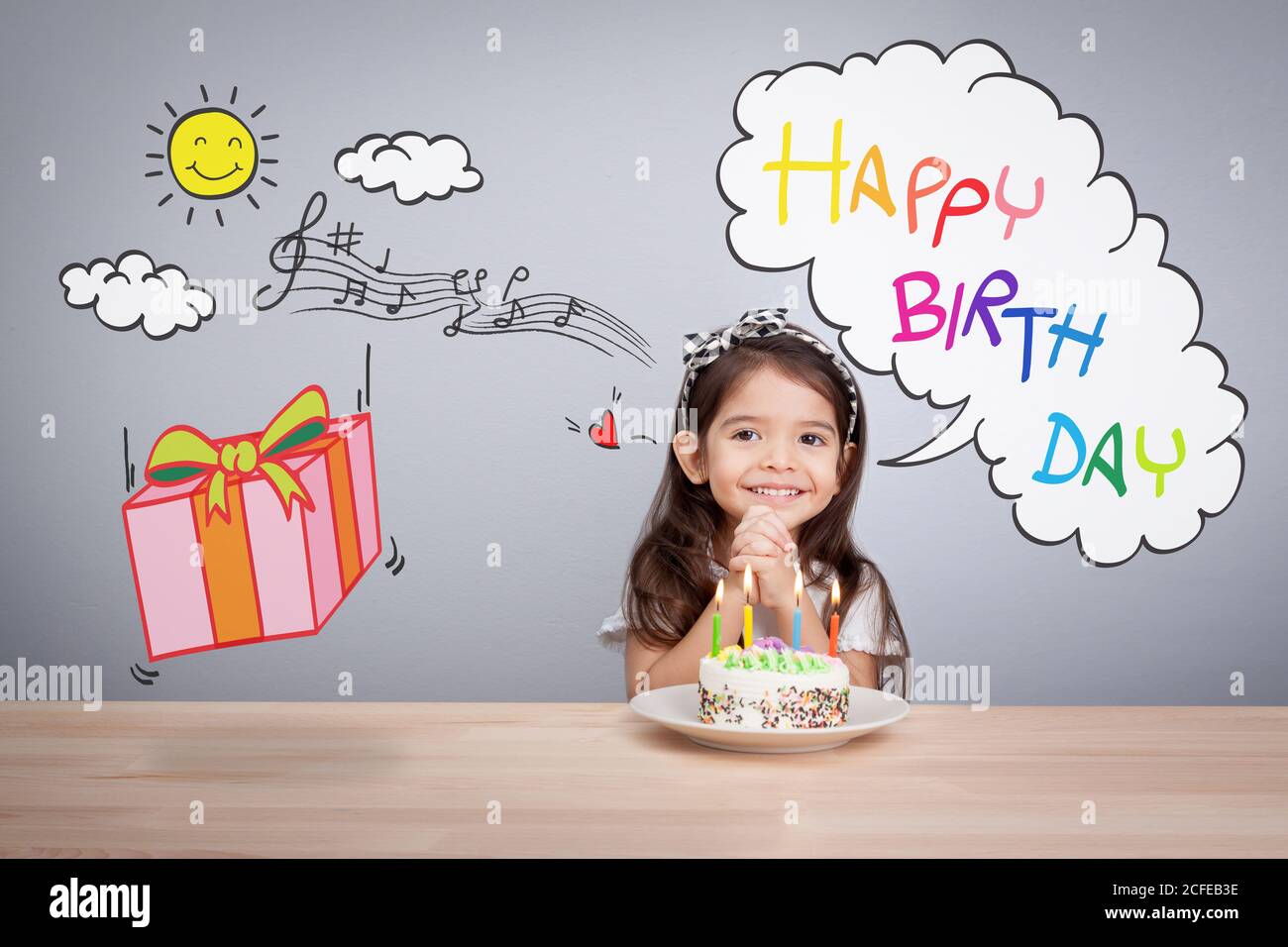 Nettes Mädchen machen einen Wunsch auf Geburtstagskuchen mit Kerze. Alles gute zum Geburtstag. Grußhintergrund für Karte, Flyer, Plakat, Schild, Banner, Web Stockfoto