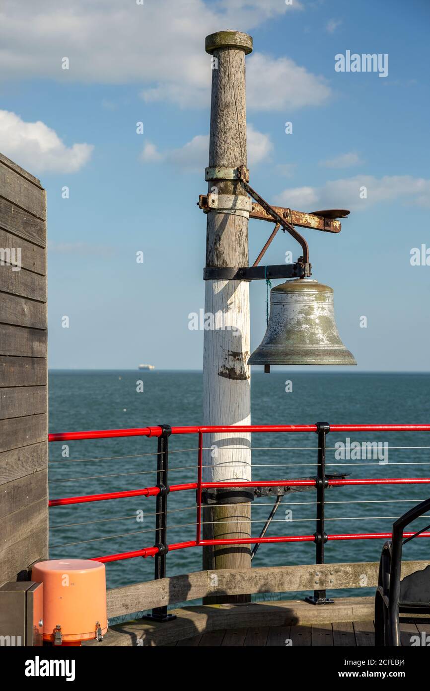 RNLI Rettungsboote klingeln am Southend Pier. Warnglocke am Ende von Southend am Pier von Sea. Stockfoto