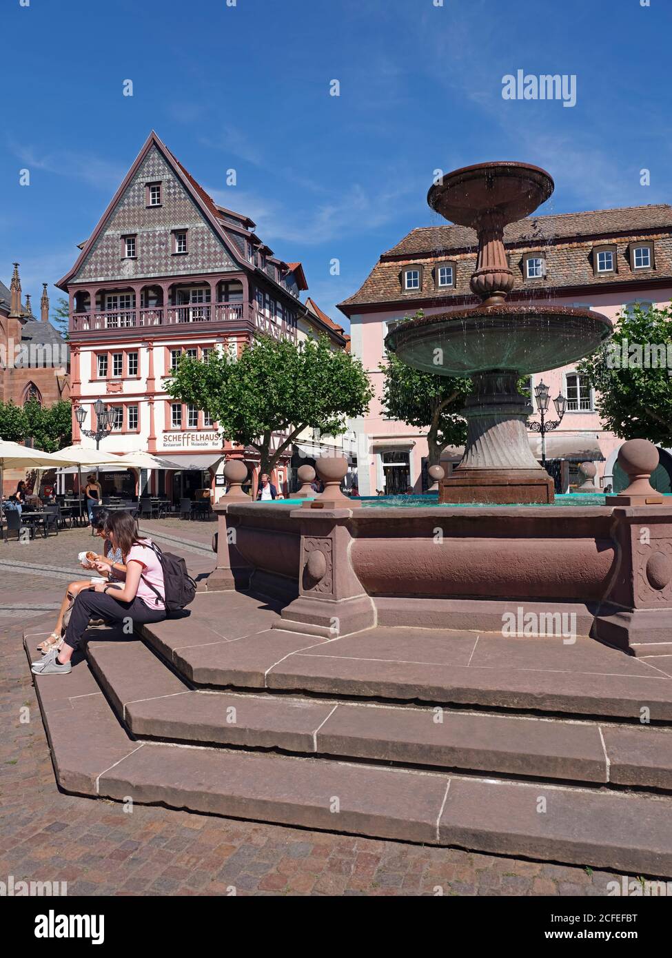 Marktplatz, Scheffelhaus, Alter Königsbrunnen, Neustadt an der Weinstraße, Rheinland-Pfalz, Deutschland Stockfoto