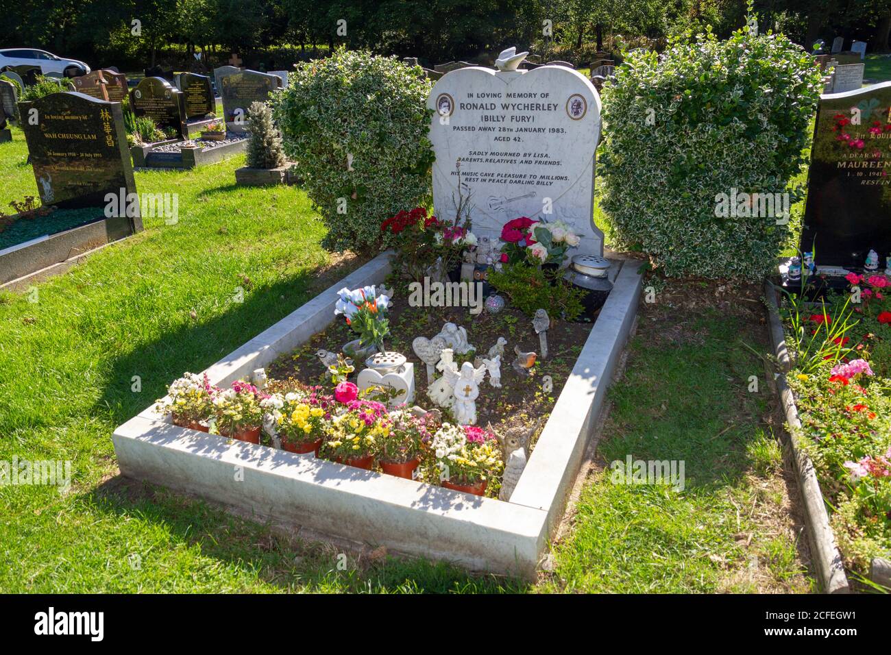 Das Grab von Billy Fury (Ronald Wycherley) in Mill Hill Cemetery, Mill Hill, London, Großbritannien. Stockfoto