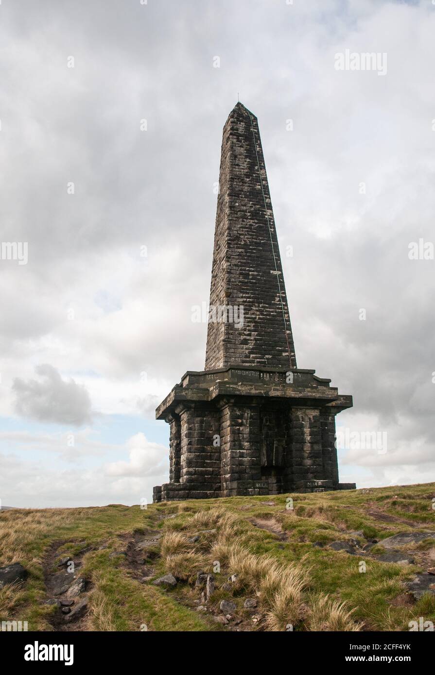 Im Vereinigten Königreich - Studley Pike Monument. „Happy Valley“ Bilder, die auf einem Spaziergang über der Todmorden & Hebden Bridge in West Yorkshire, Großbritannien, aufgenommen wurden Stockfoto