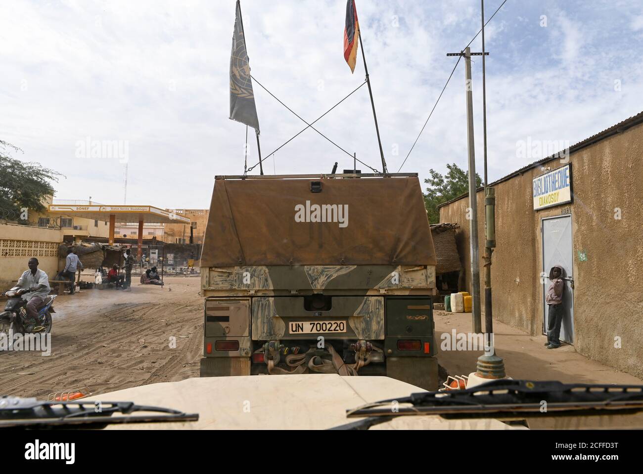 MALI, Gao, Minusma UN-Mission, bundeswehr auf Patrouille mit Adler gepanzerten Fahrzeug in Gao Stadt Stockfoto