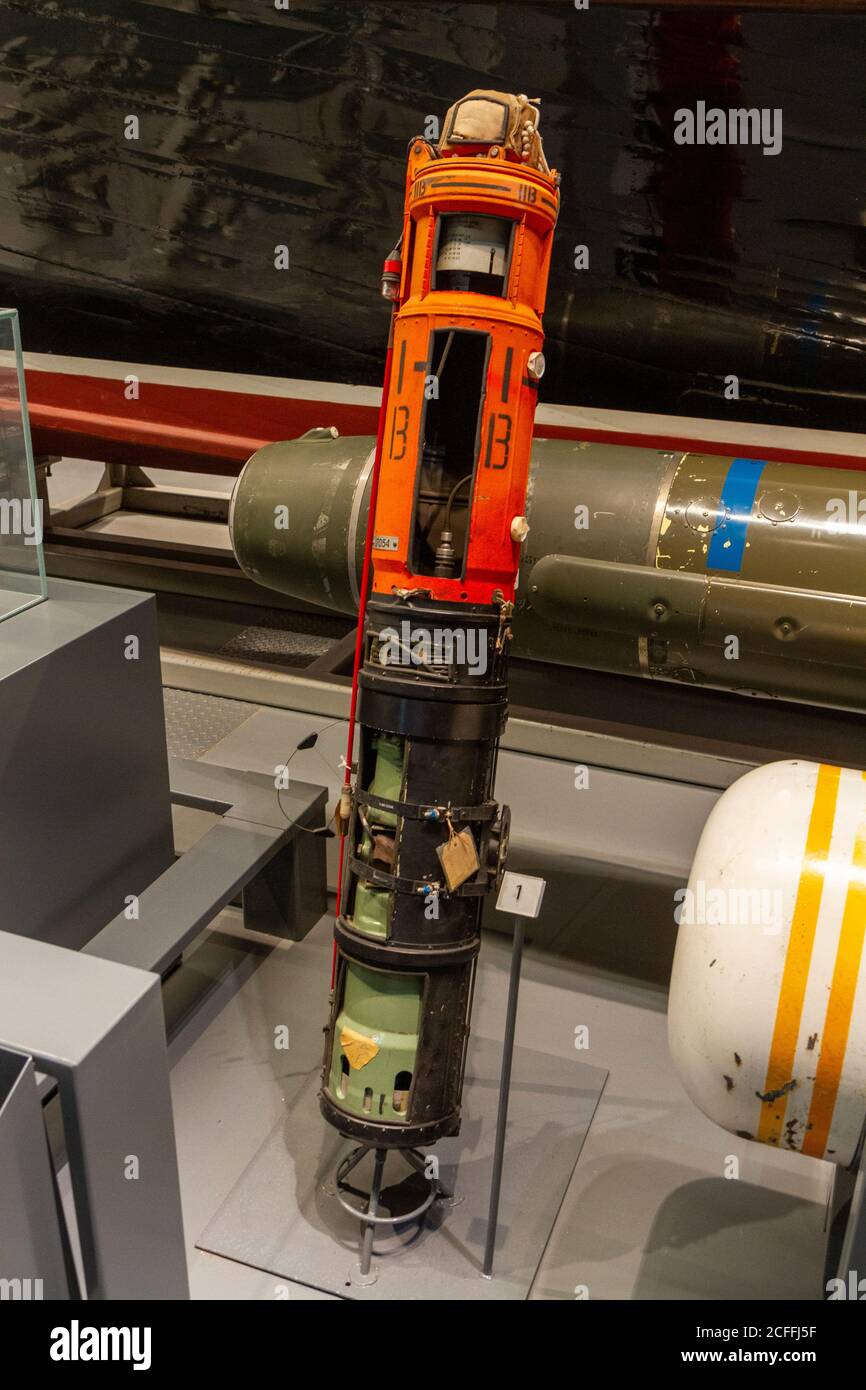 Ein Sonobuoy Typ 17054 Mk. 1C verwendet, um U-Boote auf dem Display im RAF Museum, London, Großbritannien zu entdecken. Stockfoto