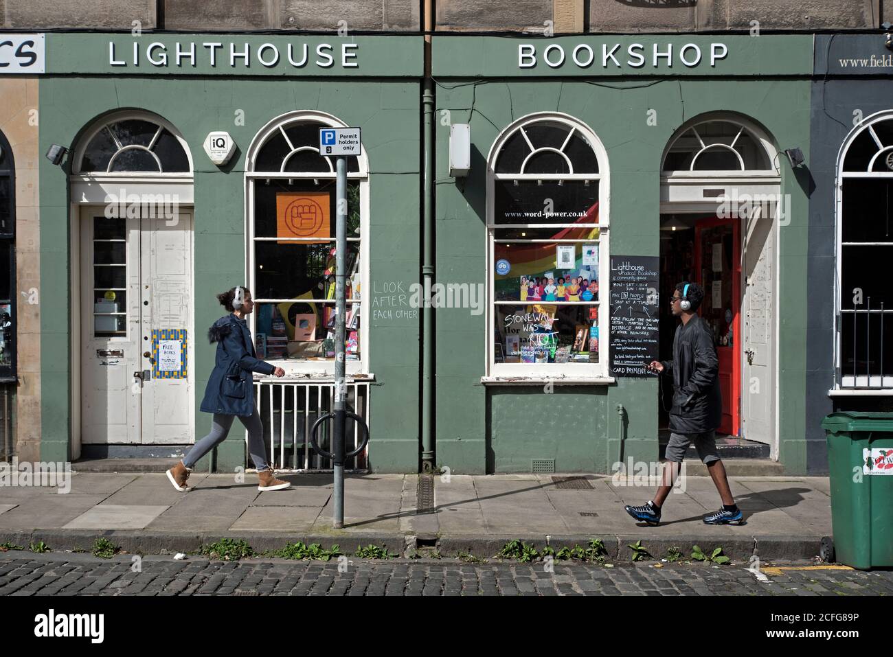 Lighthouse Bookshop - unabhängiger Buchladen, der nicht-Mainstream- und politische Schriftsteller in der West Nicolson Street, Edinburgh, Schottland, Großbritannien fördert Stockfoto