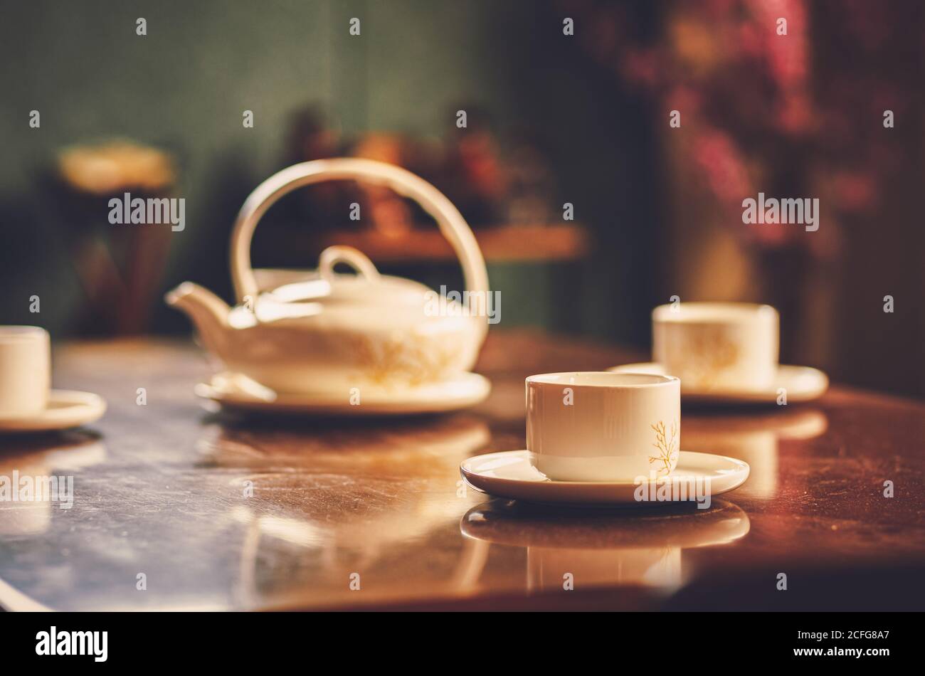 Tasse Kaffee auf dem Tisch. Stockfoto