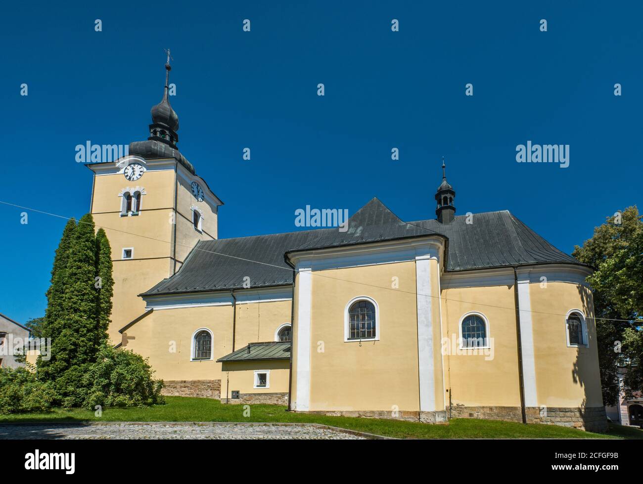 Erhöhung der Kirche des Heiligen Kreuzes, 14. Jahrhundert, in der Stadt Valasske Klobouky, Region Zlin, Mährische Walachei (Valašsko), Tschechische Republik Stockfoto