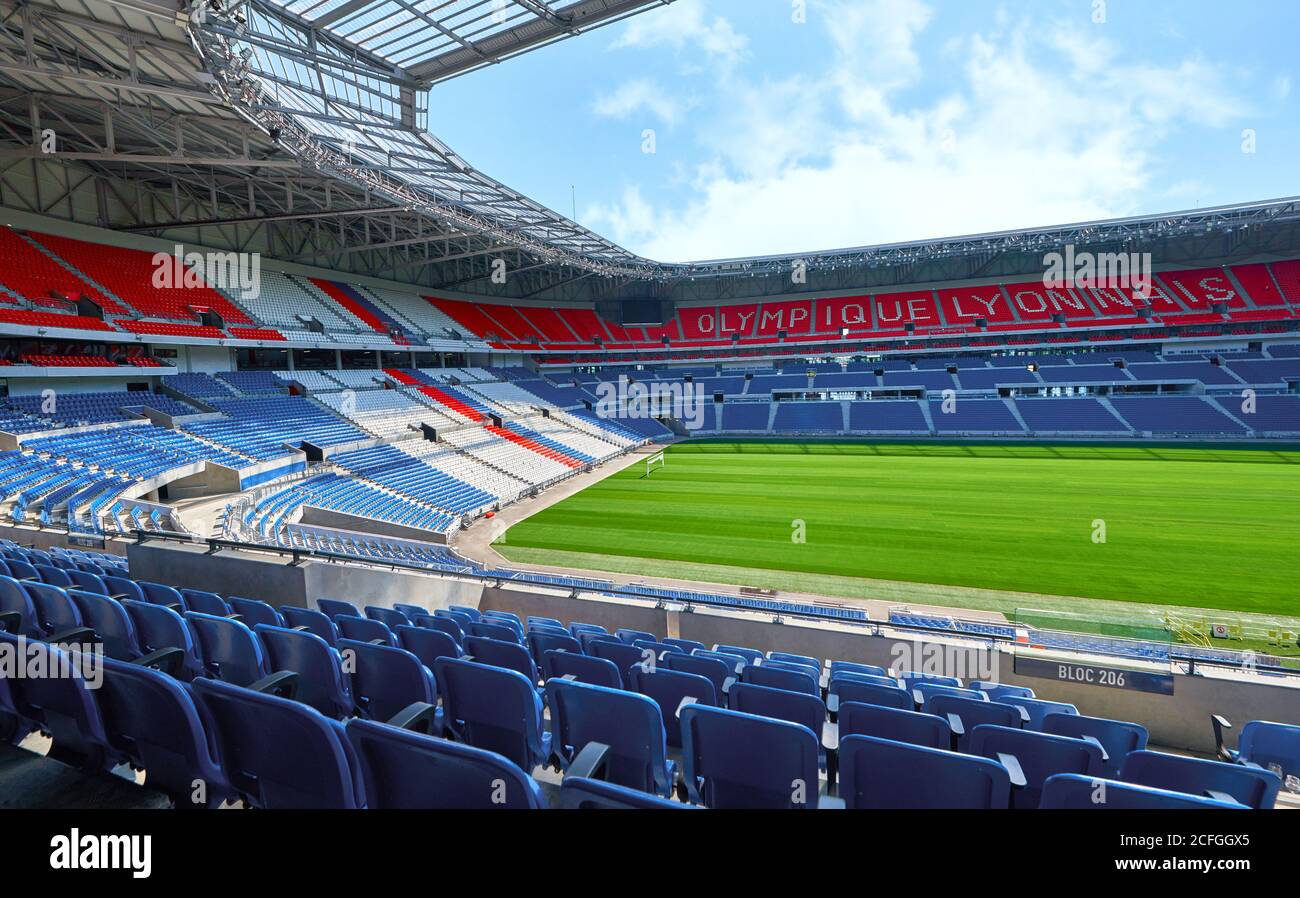 An den Tribünen des FC Lyon Olympiastadion Stockfoto