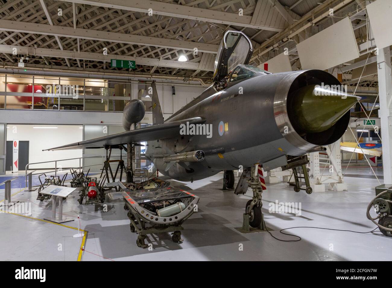 Ein Abfangjäger der British Aircraft Corporation Lightning F6 (1965-88) im RAF Museum, London, Großbritannien. Stockfoto