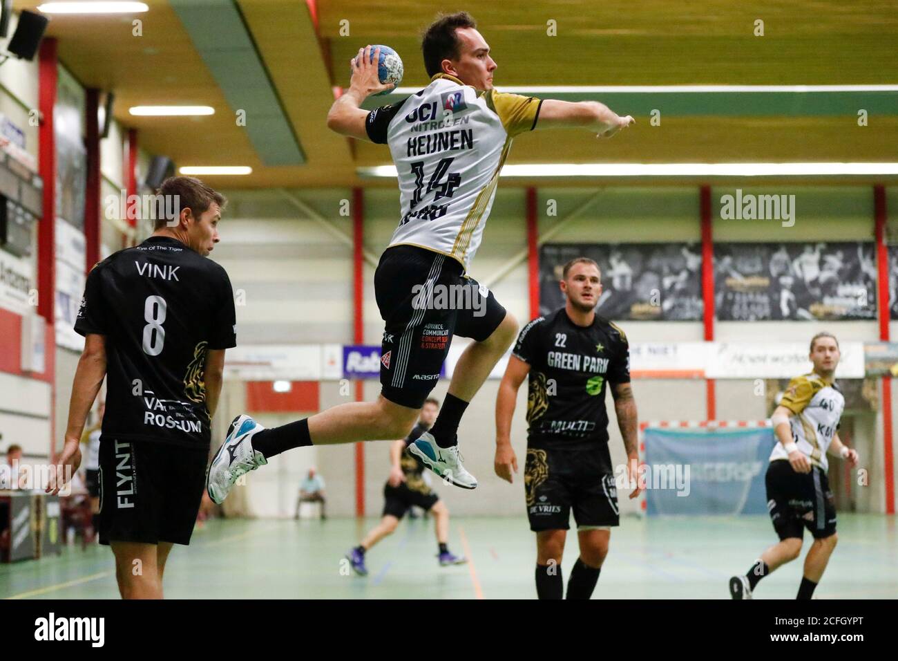 Aalsmeer, Niederlande. September 2020. AALSMEER, 05-09-2020, Sporthal de Bloemhof, Niederländischer Handbal, HandbalNL League, Saison 2020/2021. Limburg Lions Spieler Serge Heijnen während des Spiels Handbal Aalsmeer gegen Limburg Lions Credit: Pro Shots/Alamy Live News Stockfoto