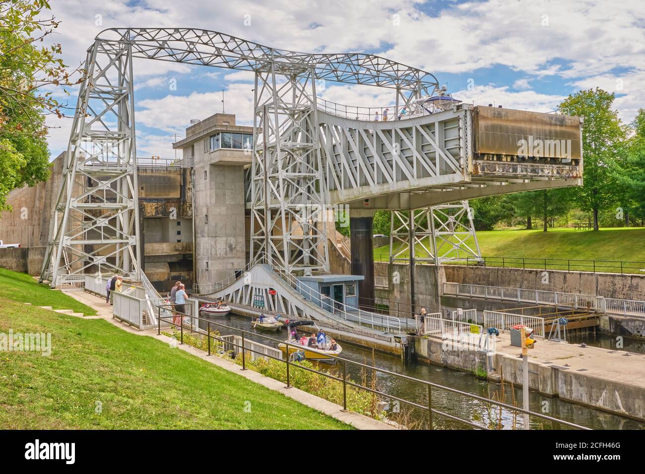 Die Kirkfield Lift Schleuse, eine von mehreren Schleusen auf dem Trent-Severn Waterway, ist mit 15 Metern der zweithöchste hydraulische Bootslift der Welt Stockfoto