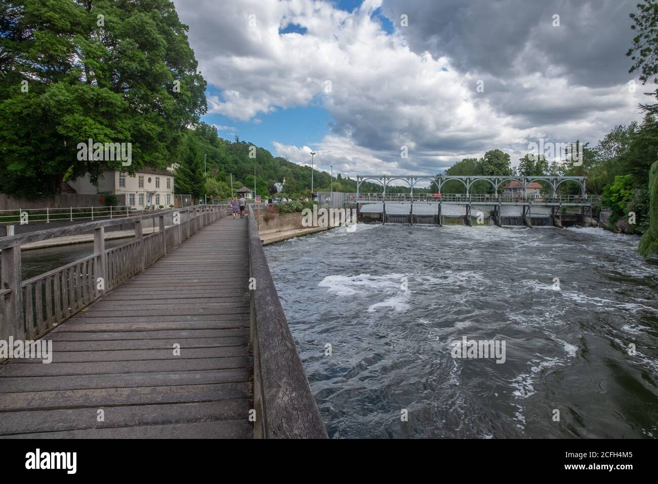 Entlang des Flusses bei Henley an der Themse Stockfoto