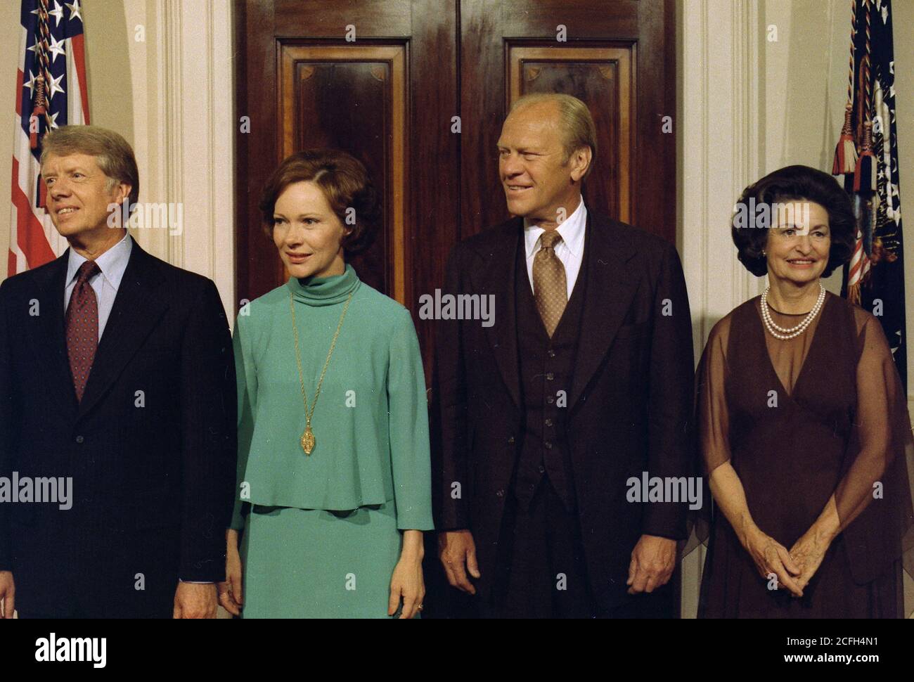 Jimmy Carter Rosalynn Carter Gerald Ford und Ladybird Johnson beim Panama Canal Treaty Dinner. Ca. September 1977 Stockfoto