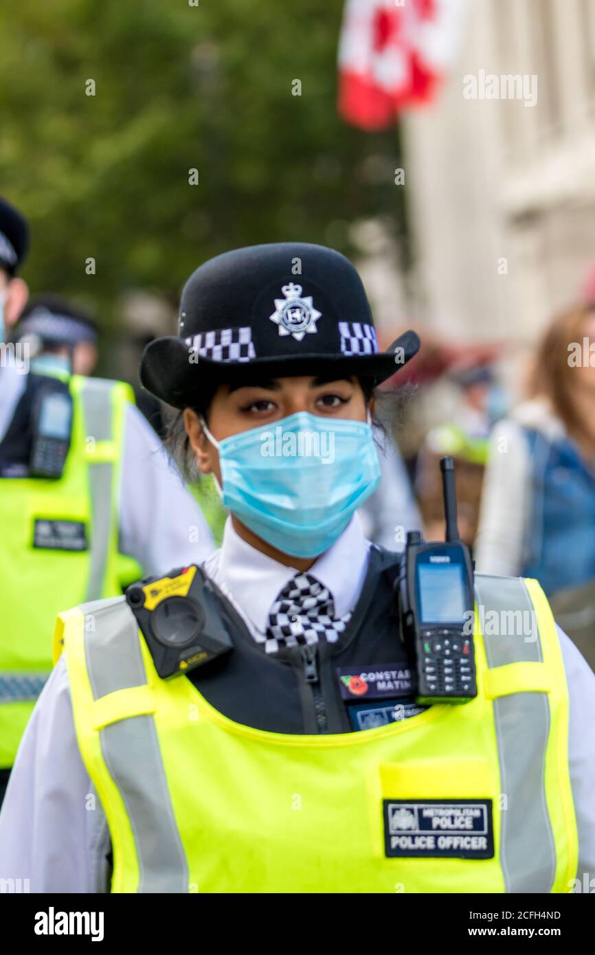 Westminster, London, Großbritannien. 5. September 2020.Polizeibeamte decken den Protest der Rebellion gegen das Aussterben in Central London, Großbritannien, ab Stockfoto Westminster, London, Großbritannien. 5. September 2020.Polizeibeamte decken den Protest der Rebellion gegen das Aussterben in Central London, Großbritannien, ab Stockfoto