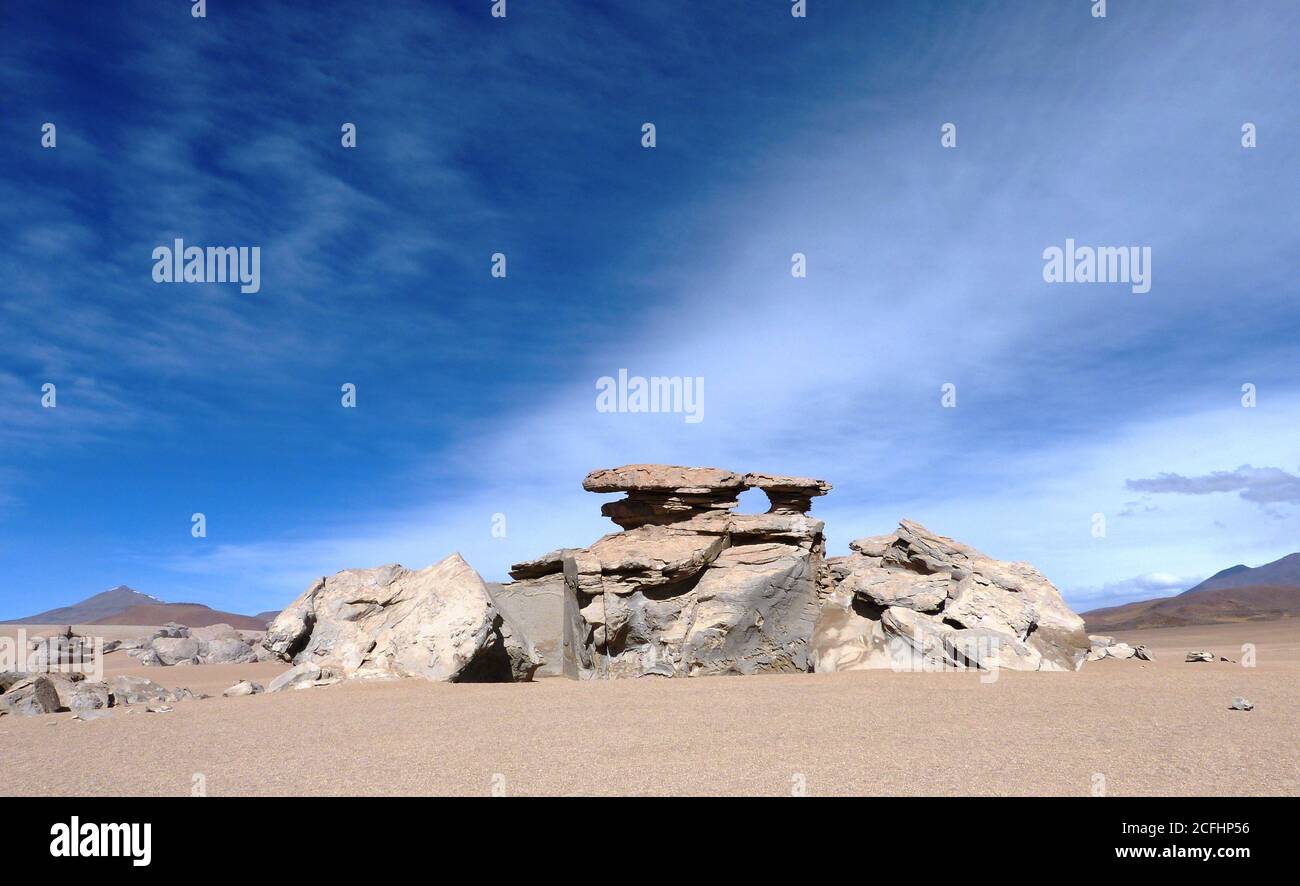 Surreale vulkanische Felsformationen in der Wüste Atacama. Stockfoto