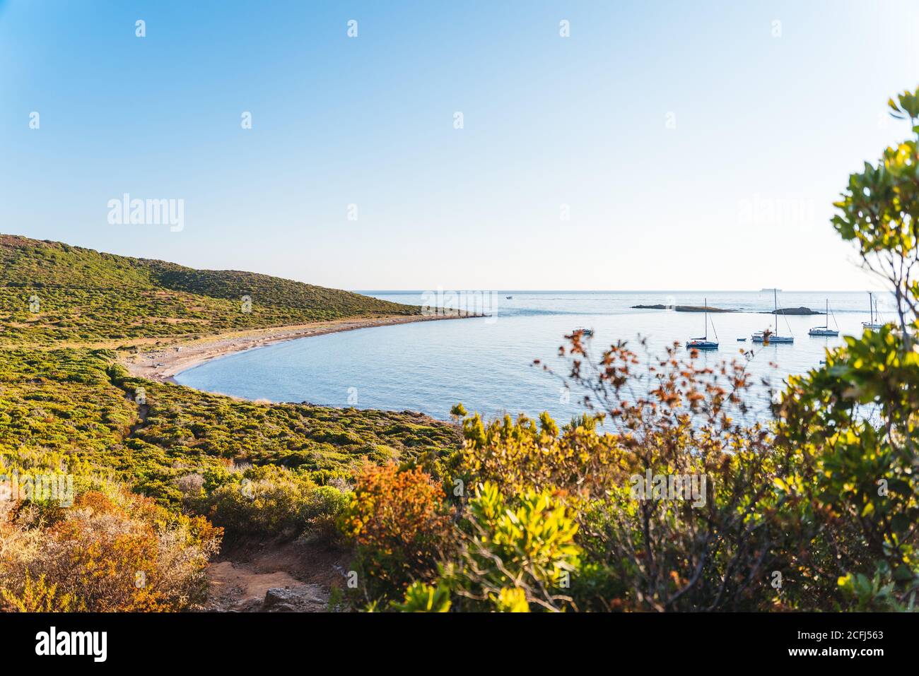 Wilde Meereslandschaft auf dem Pfad des 'Sentier des douaniers', in Kap Corse, Korsika Stockfoto